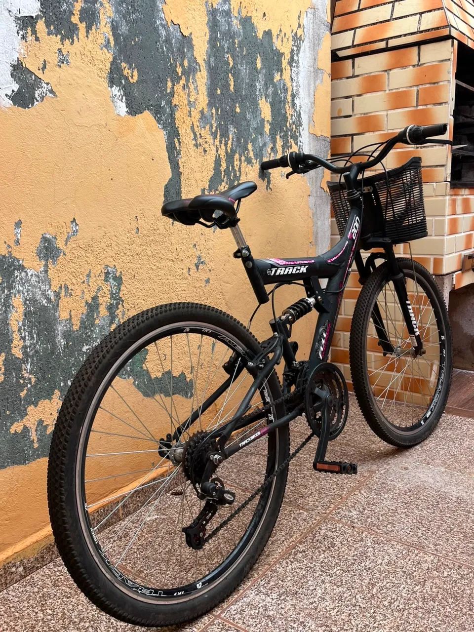 BICICLETA ARO 26 EM ESTADO DE NOVA, TUDO FUNCIONA