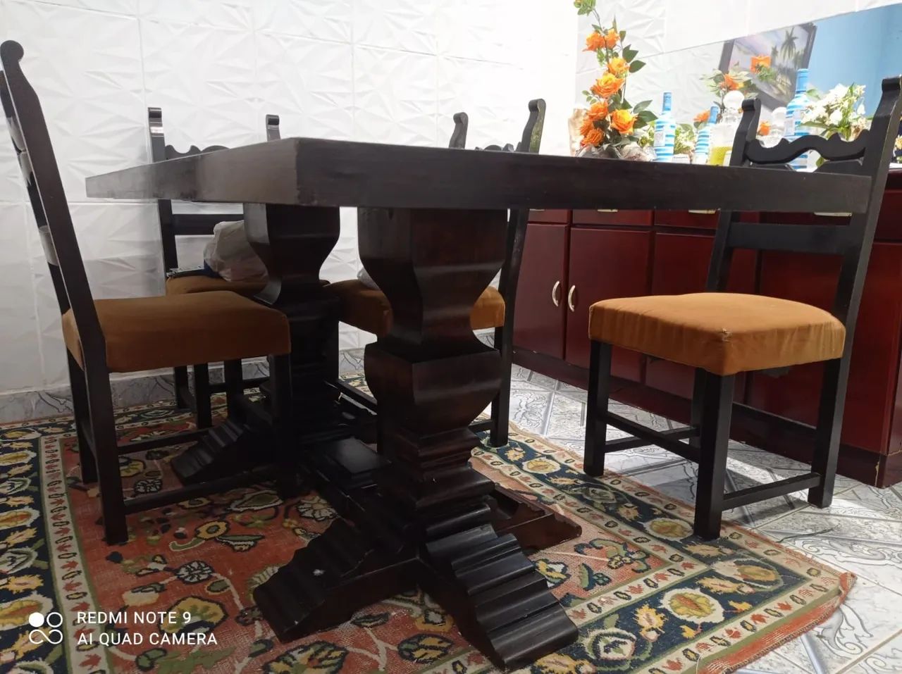 Mesa de madeira com 6 cadeira  - Foto 2