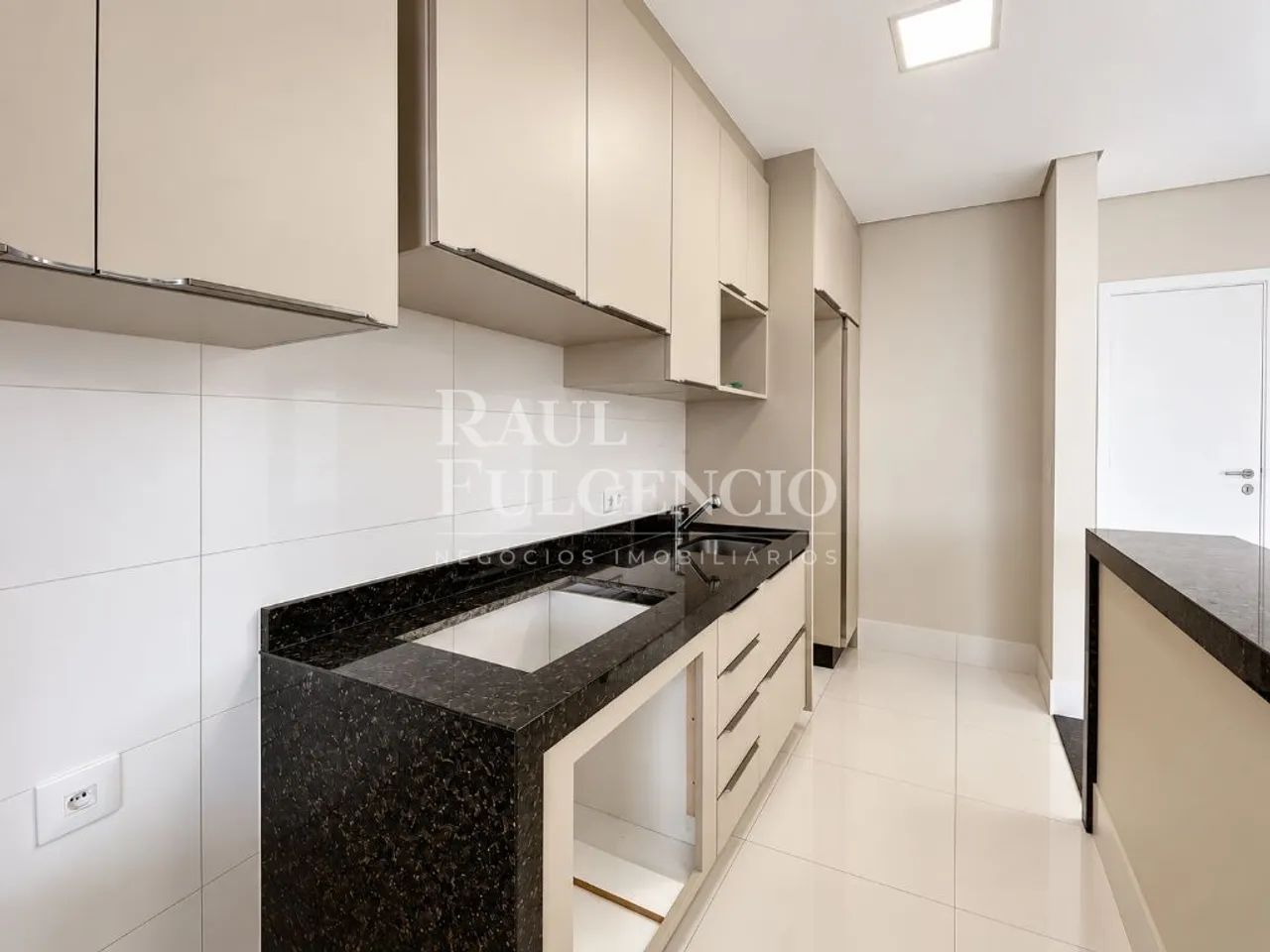 Apartamento para alugar no Edifício Uptown contendo 3 quartos sendo 1 suíte. - Foto 5