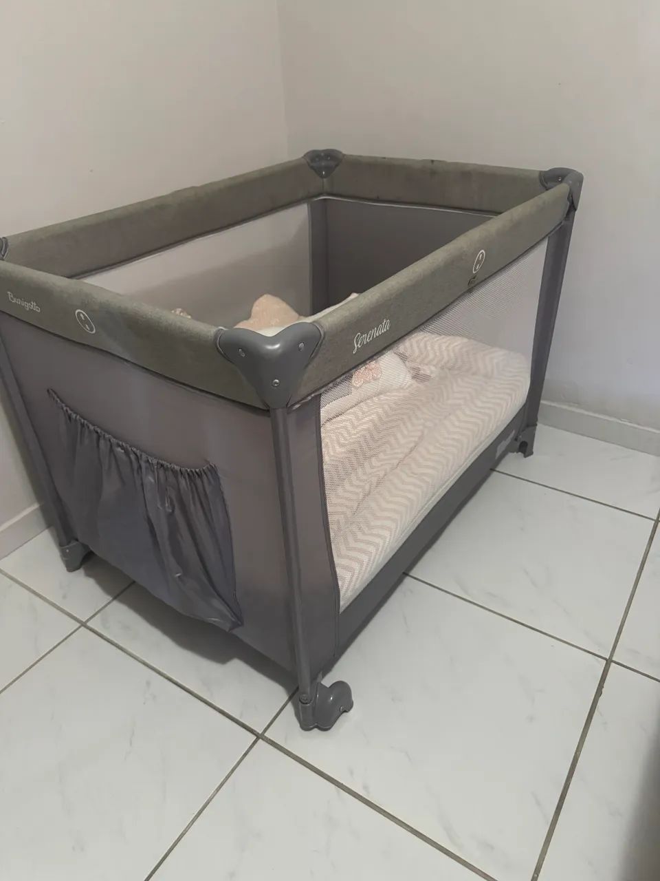 Vendo Berço Portátil Com colchão 