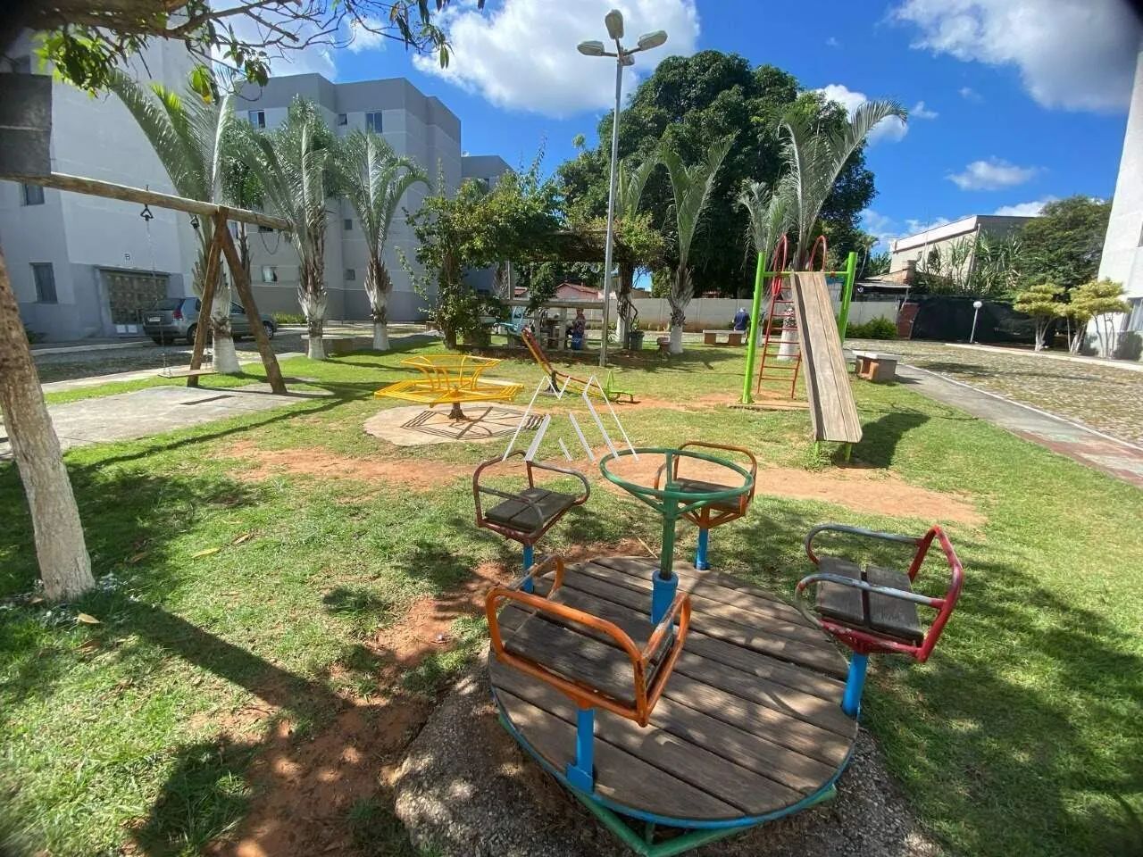 Vendo apartamento em Itaúna com excelente localização!