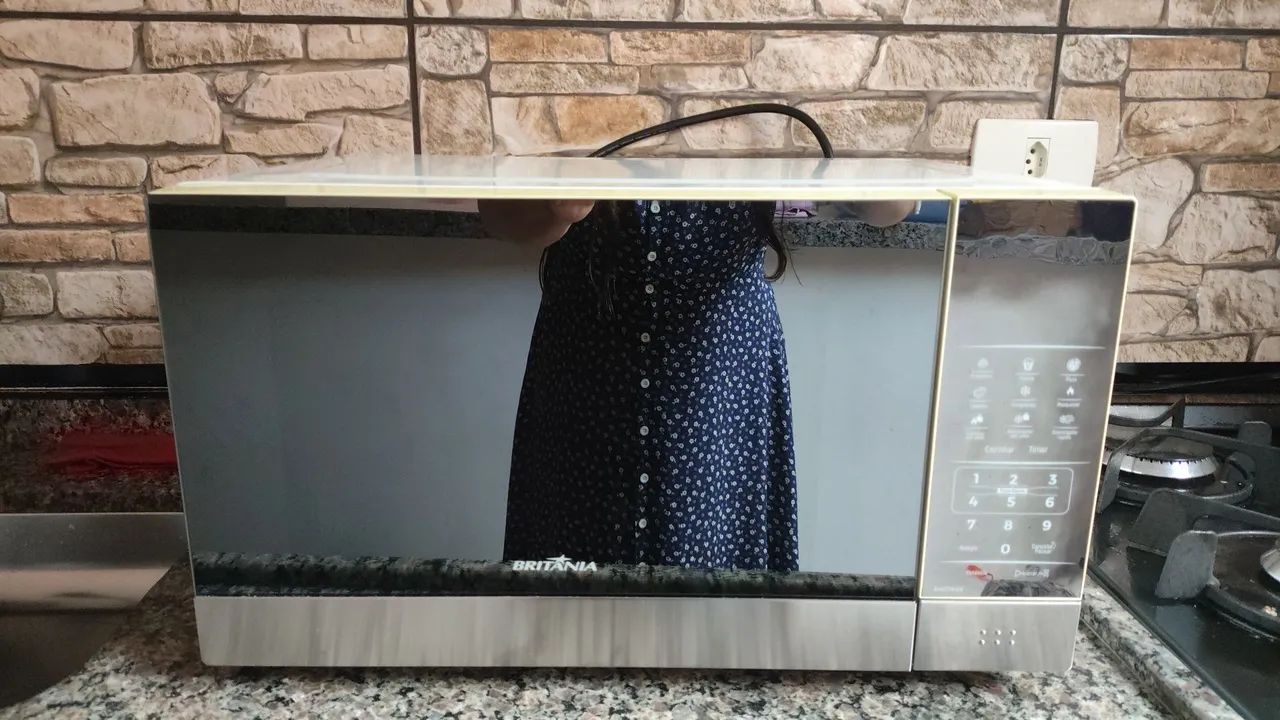 Microondas Britânia 28 litros