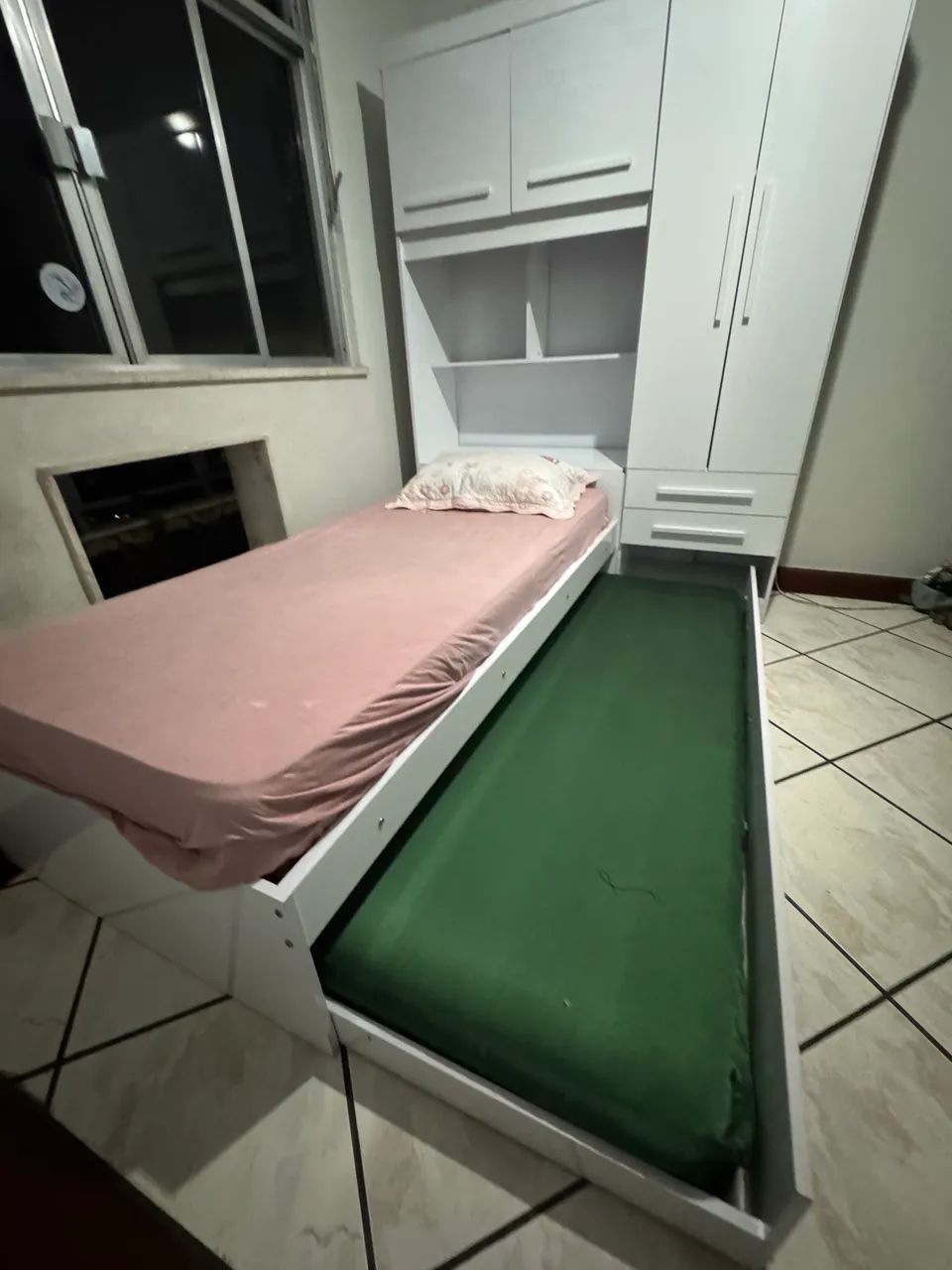 Beliche Multifuncional com Guarda-Roupa e Nichos - Foto 2