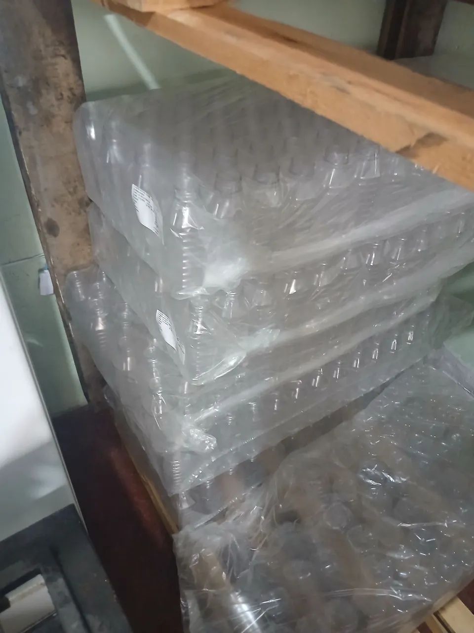 Vendo Garrafas de 500ML e de 5 Litros com Tampas - Foto 4