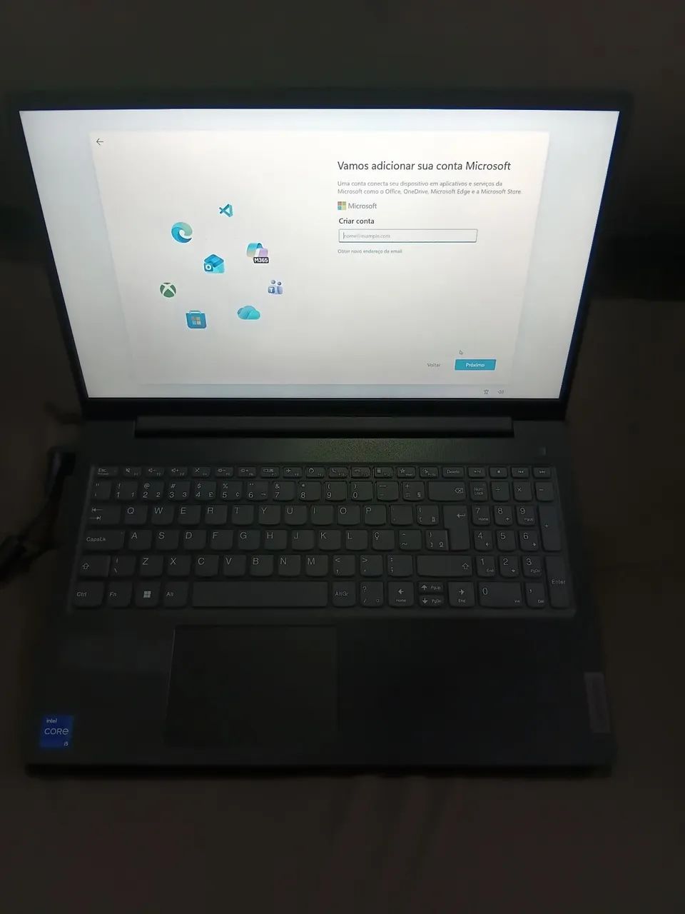 Notbook lenovo v15 g4