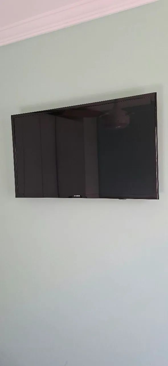 TV Samsung 32" Smart Funcionando