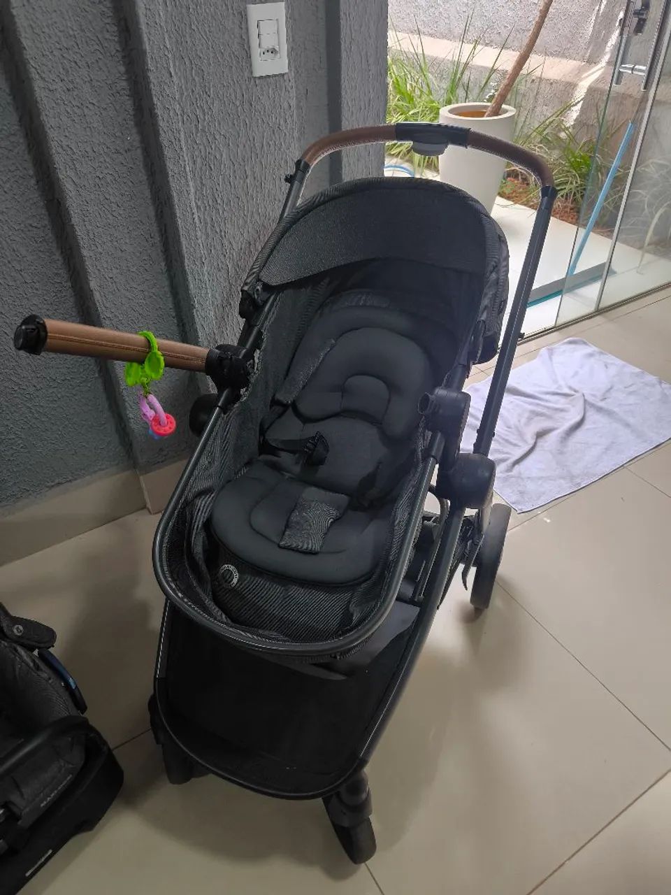 Carrinho de bebê e bebê conforto  - Foto 4