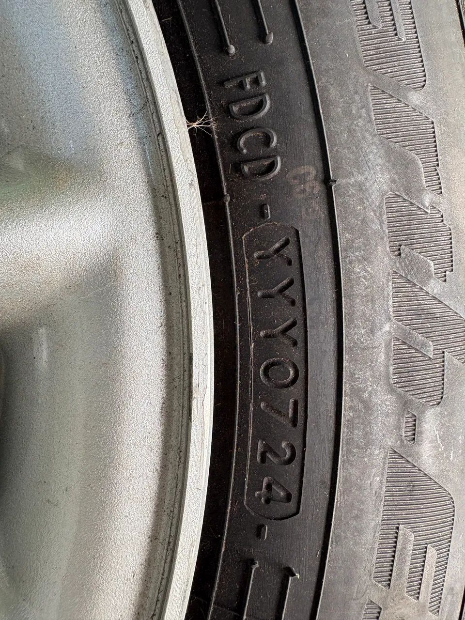 Jogo de rodas powertech Omega CD + 4 pneus em ótimo estado! - Foto 5