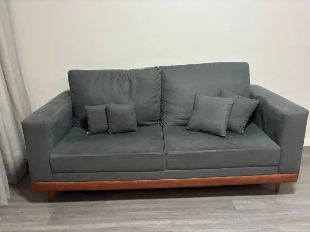 Sofá Living 3 lugares Suede - cor cinza - Foto 3