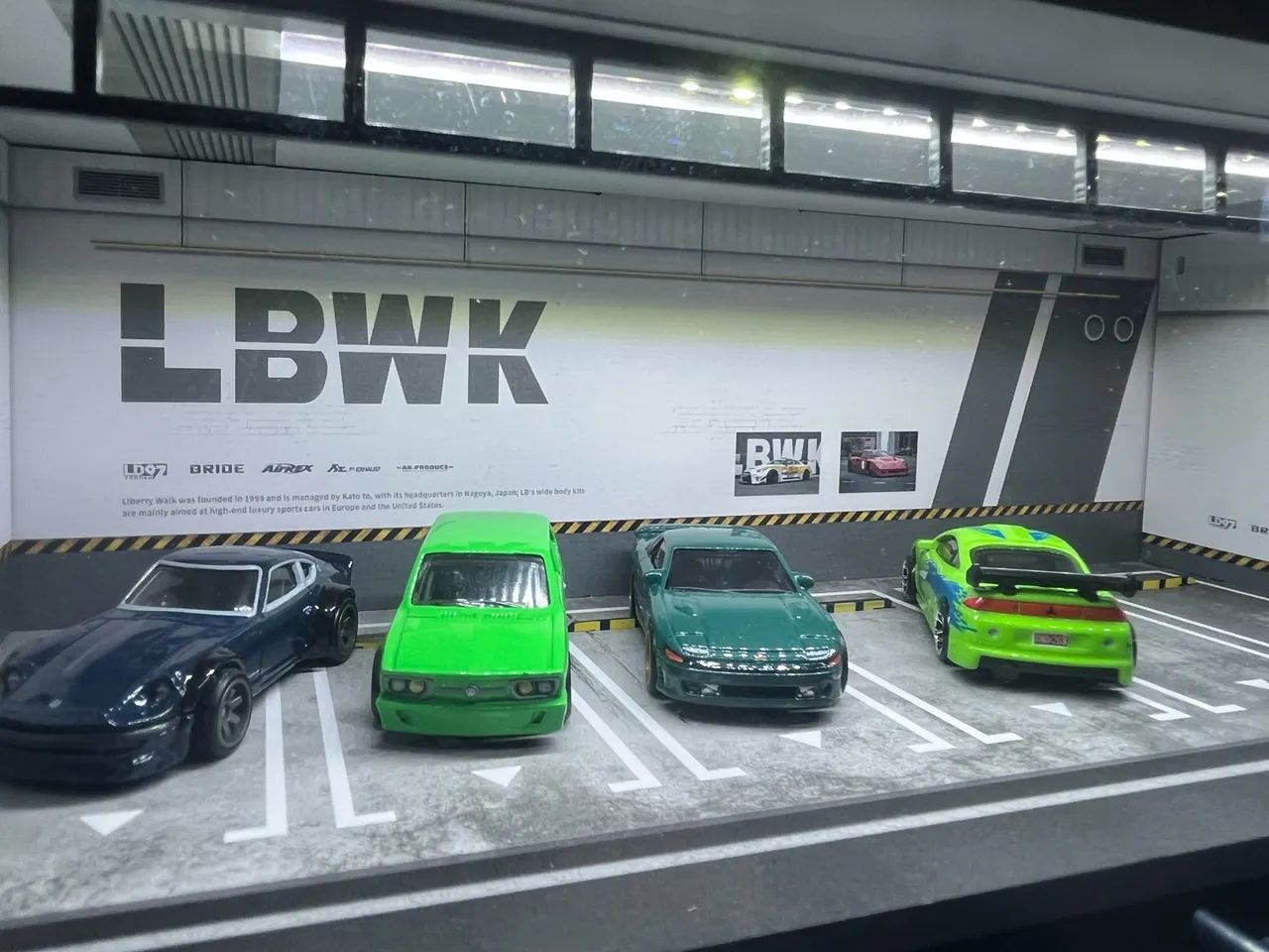 Garagem hotwheels com led e acrílico  - Foto 5