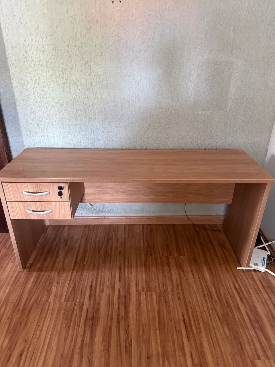 Mesa para escritório e setup gamer excelente