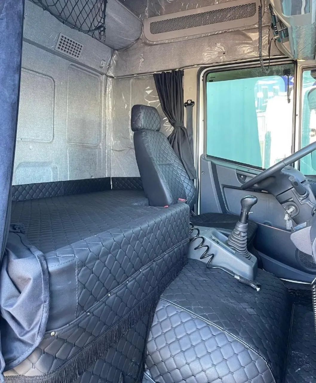 Iveco Tector 240E28 2016 6x2 Carroceria - Foto 9