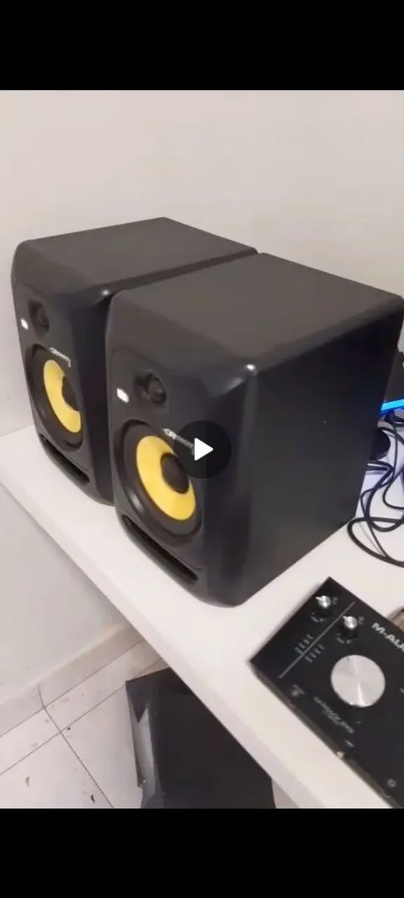 Par de caixas de som KRK Rokit 6 G3 + Interface M-Audio M-Track 2x2