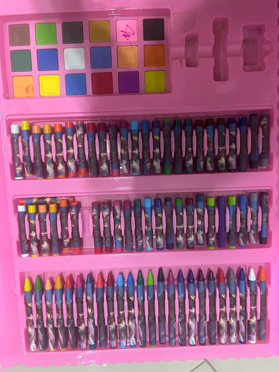 Maleta princesa encantada toy king canetas e giz de cera pra pintar - Foto 3