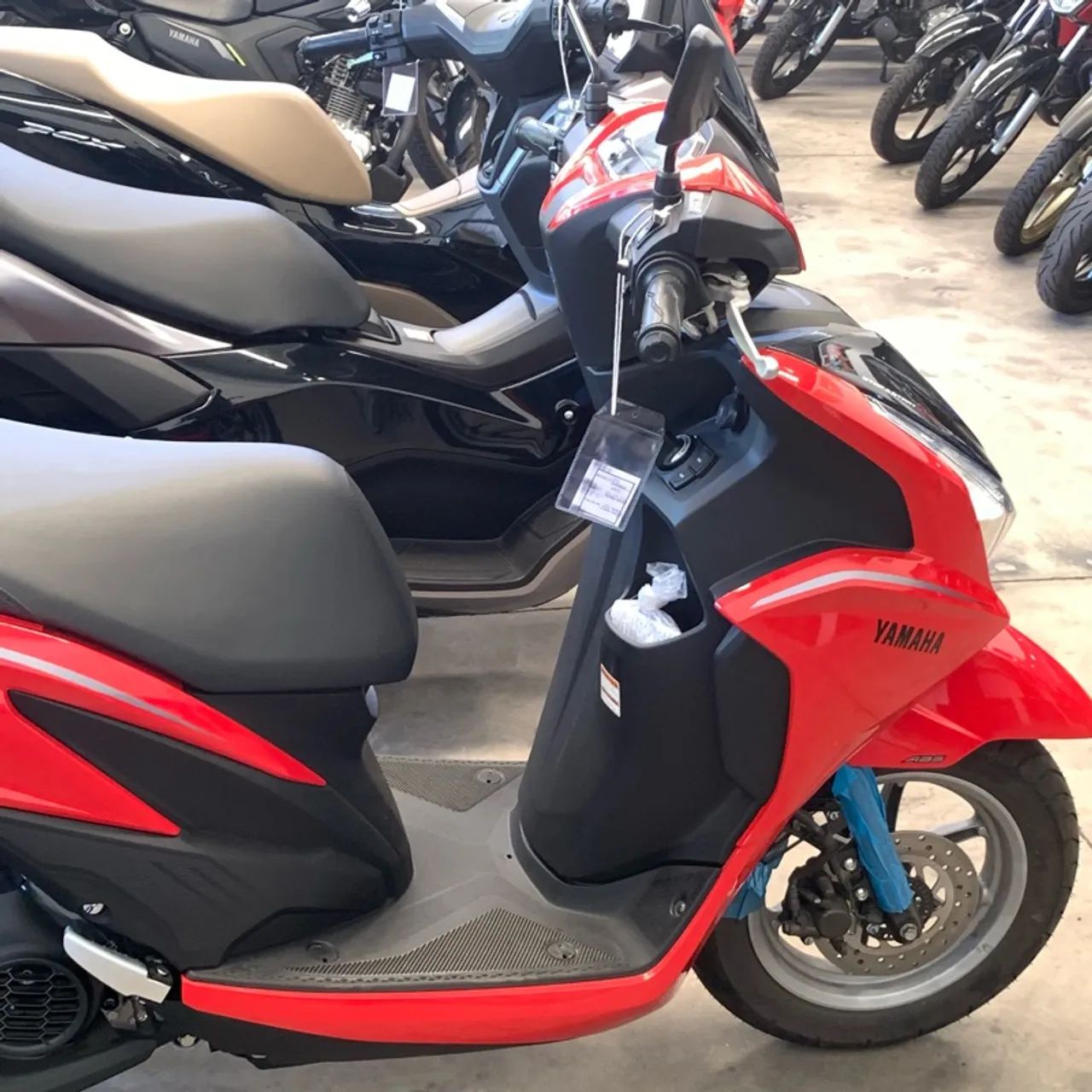Yamaha Fluo 125 cc  - Foto 4