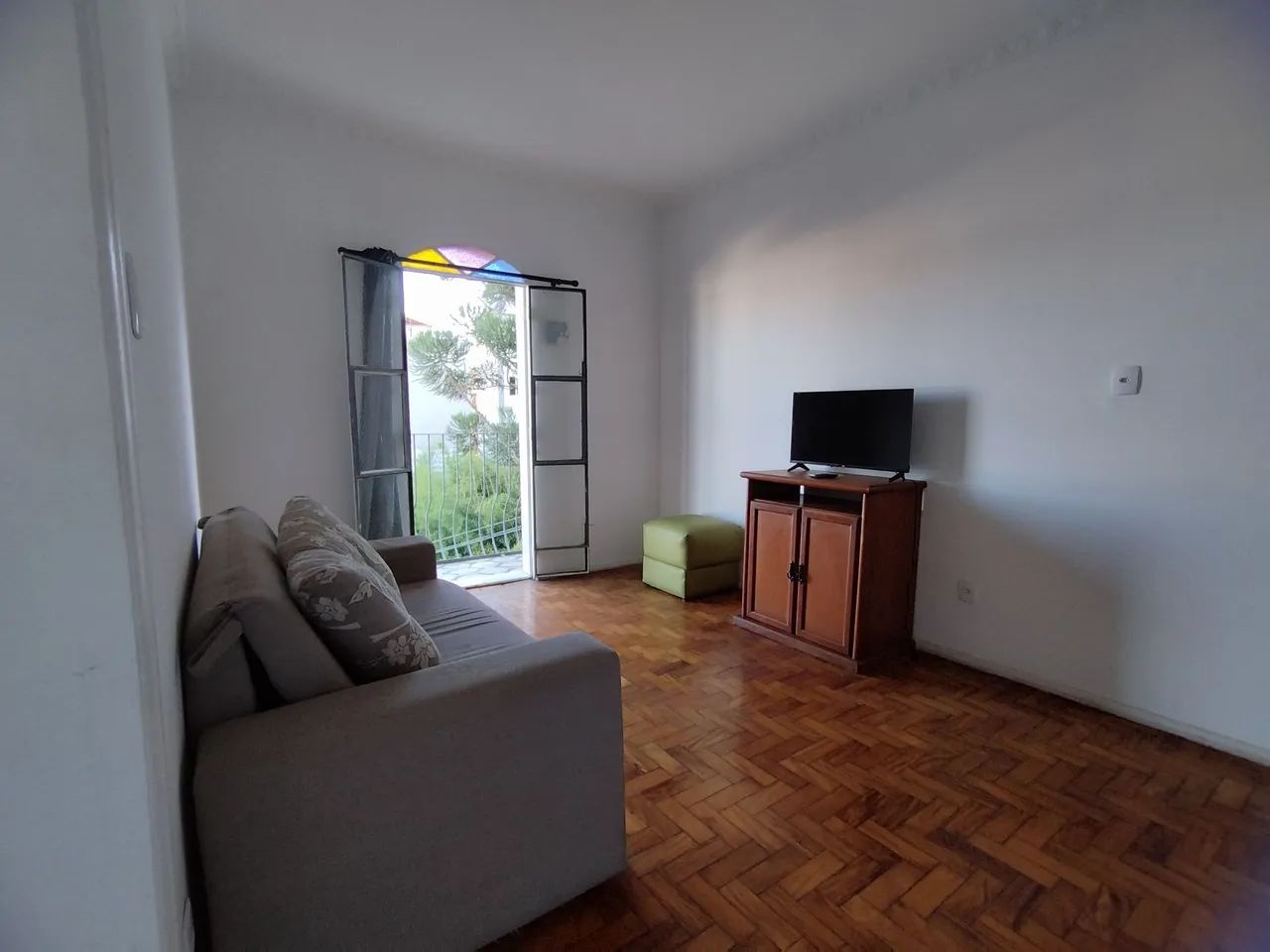 Alugo quarto e sala 