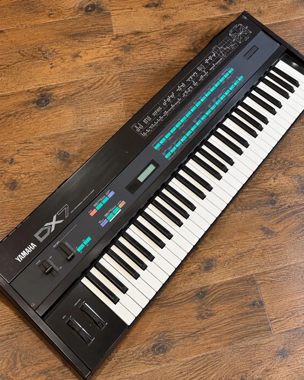 Teclado Yamaha DX7 