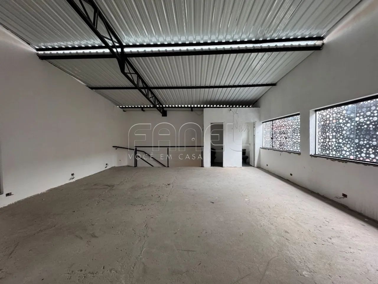 Monte Kemel | Galpão Novo para Locação com 270m². - Foto 3