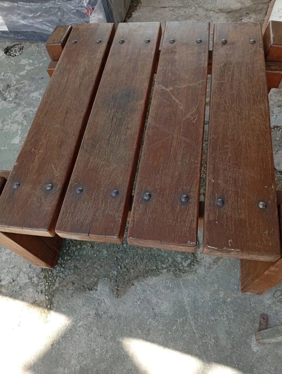 Mesa de centro em madeira maciça - Foto 5