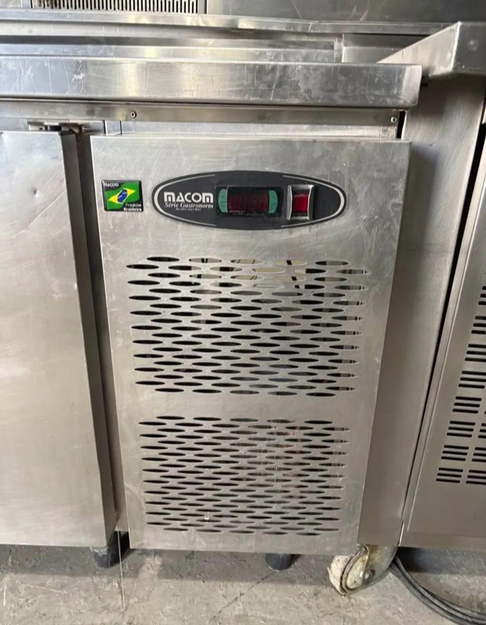 Balcão de encosto  refrigerado Macom  - Foto 3