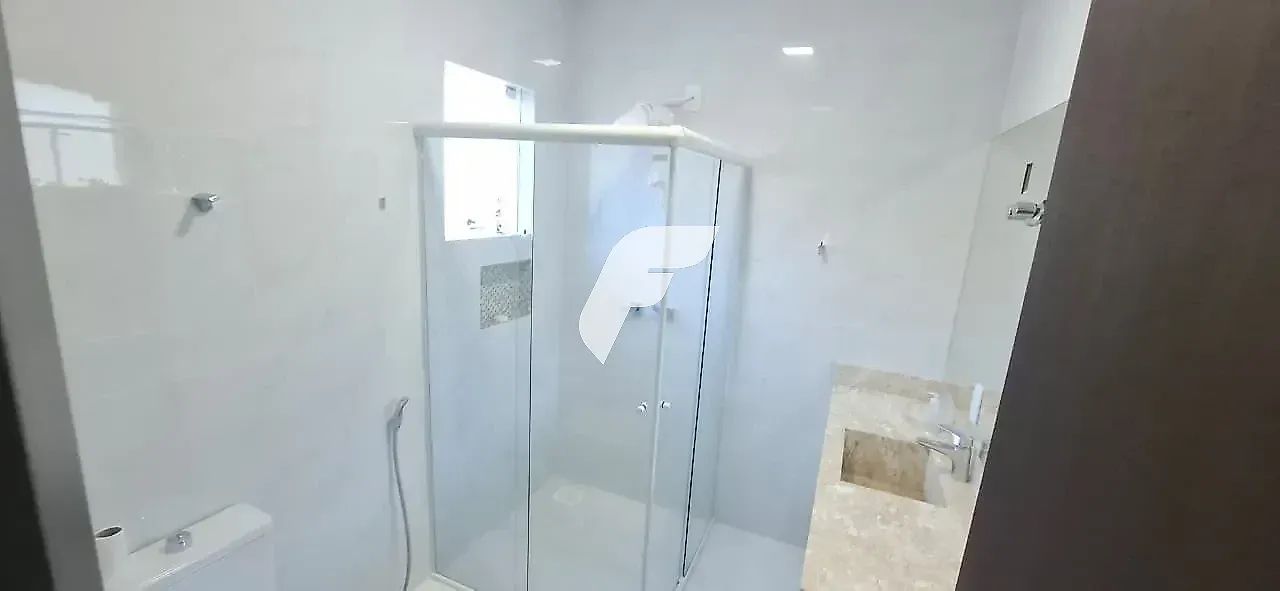 Casa com 5 dormitórios sendo 1 suíte e 4 vagas de garagem em Florianópolis/SC - Foto 4