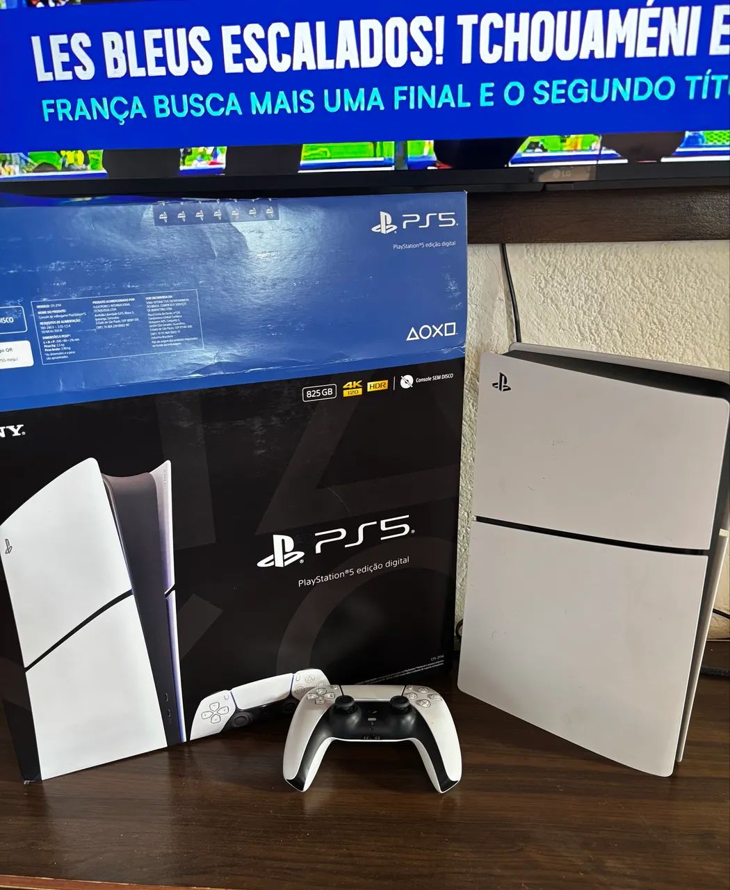 PS5 slim na caixa 