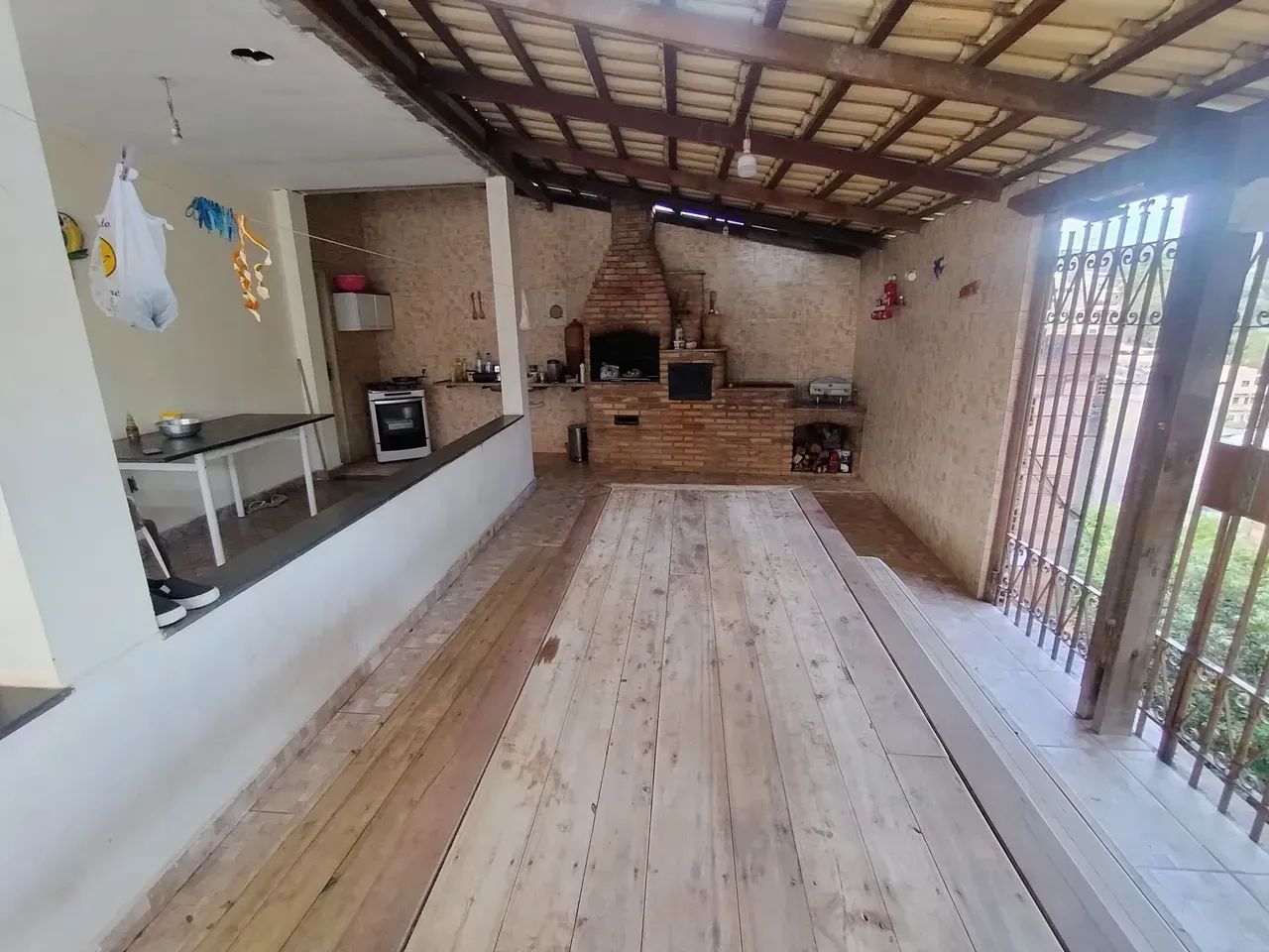 CASA e PRÉDIO JUNTOS 3 apartamentos lote 1500 mts - Foto 4