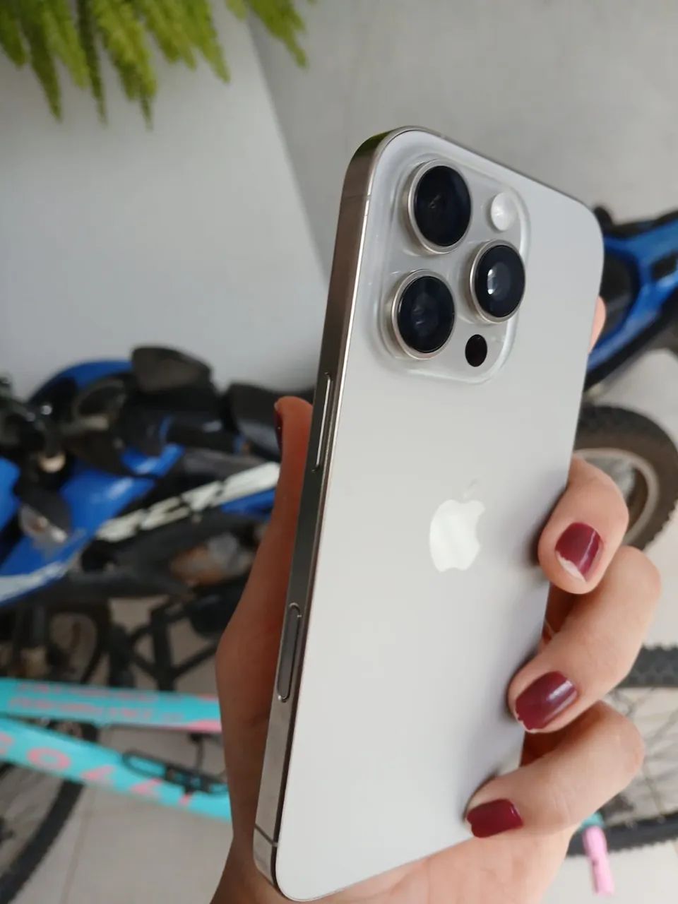 Iphone 16 pro - Foto 3