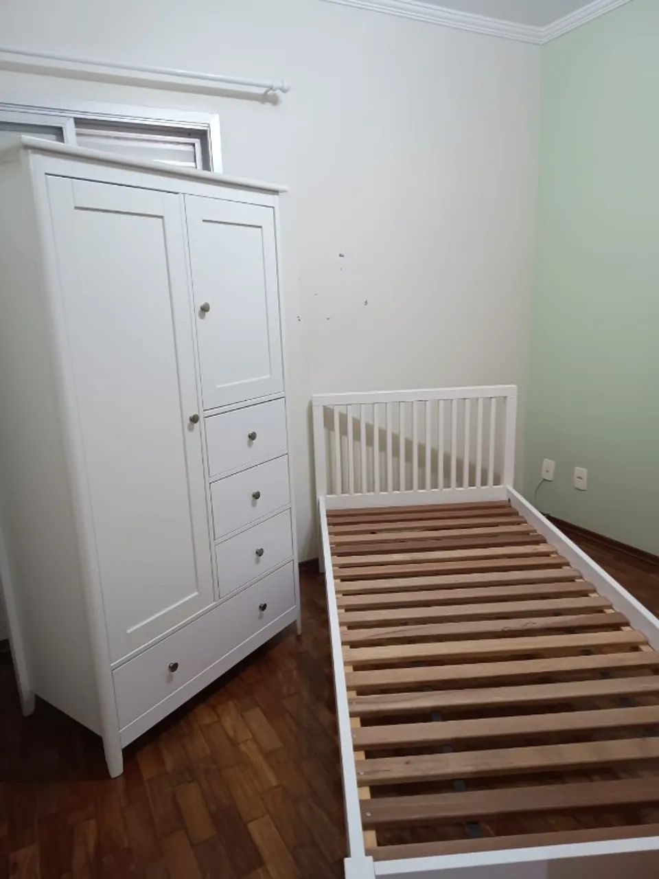 Cama de solteiro em madeira cor branca - Foto 2