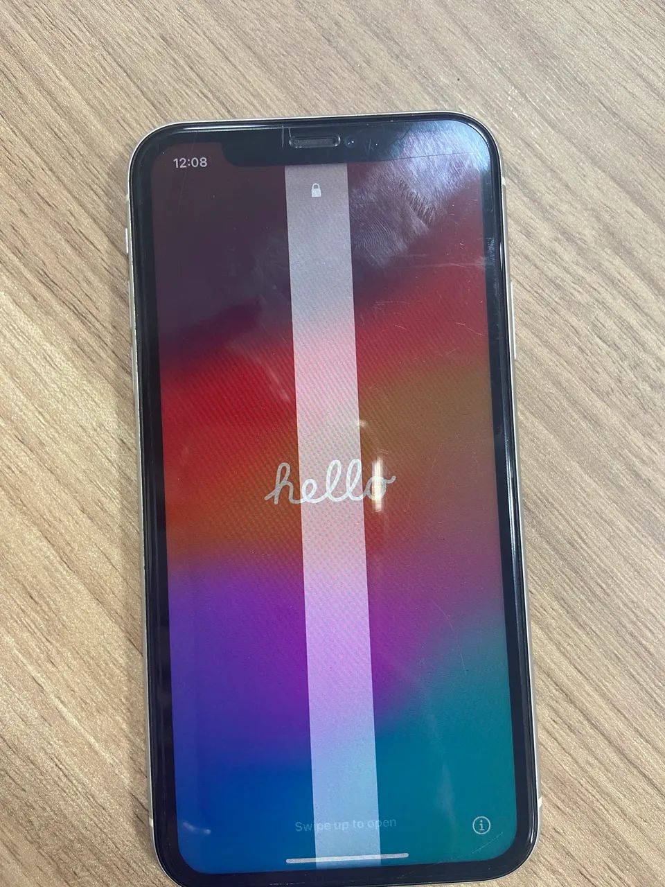 IPHONE 11 bom estado , mancha na tela 