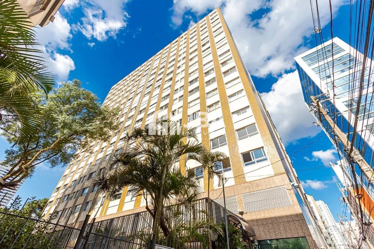 APTO REFORMADO, CONFORTÁVEL E BEM LOCALIZADO