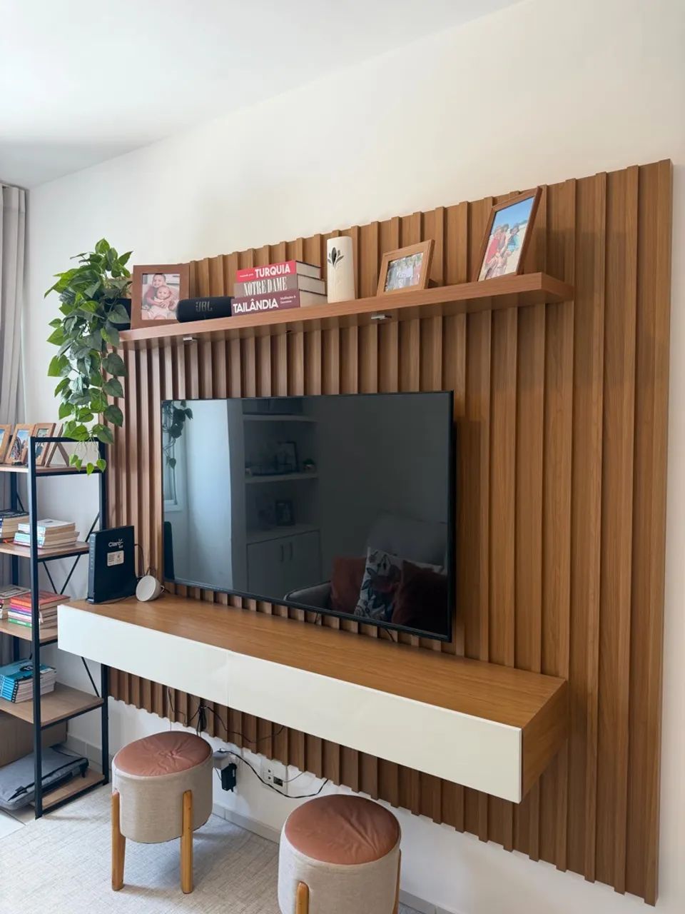 Painel para TV até 75 polegadas com 2 gavetas e LED  - Foto 3
