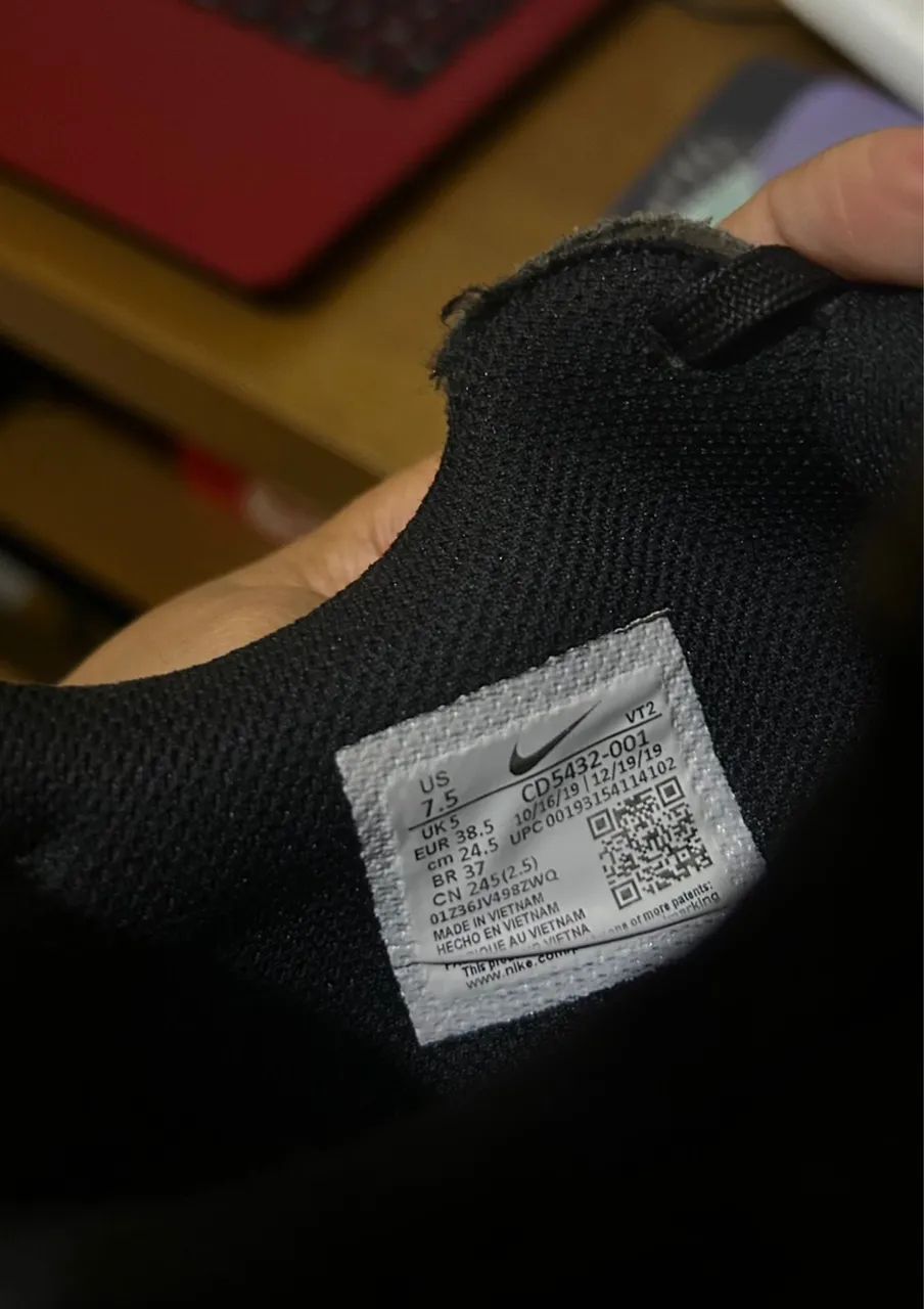 NIKE EXCEE PRETO