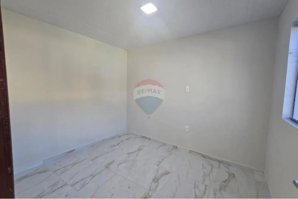 Casa Com 3 Quartos para Locação no Centro do Cabo!" - Foto 2