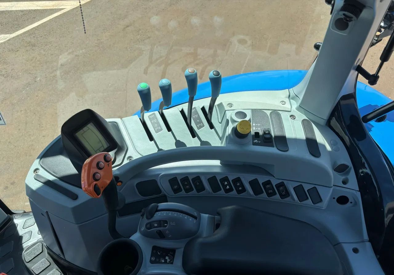 Trator New Holland T7 240 - Foto 5
