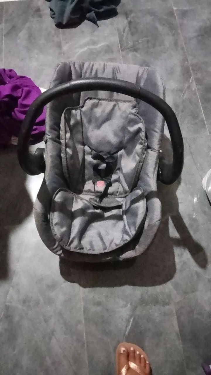 Vendo bebê conforto 