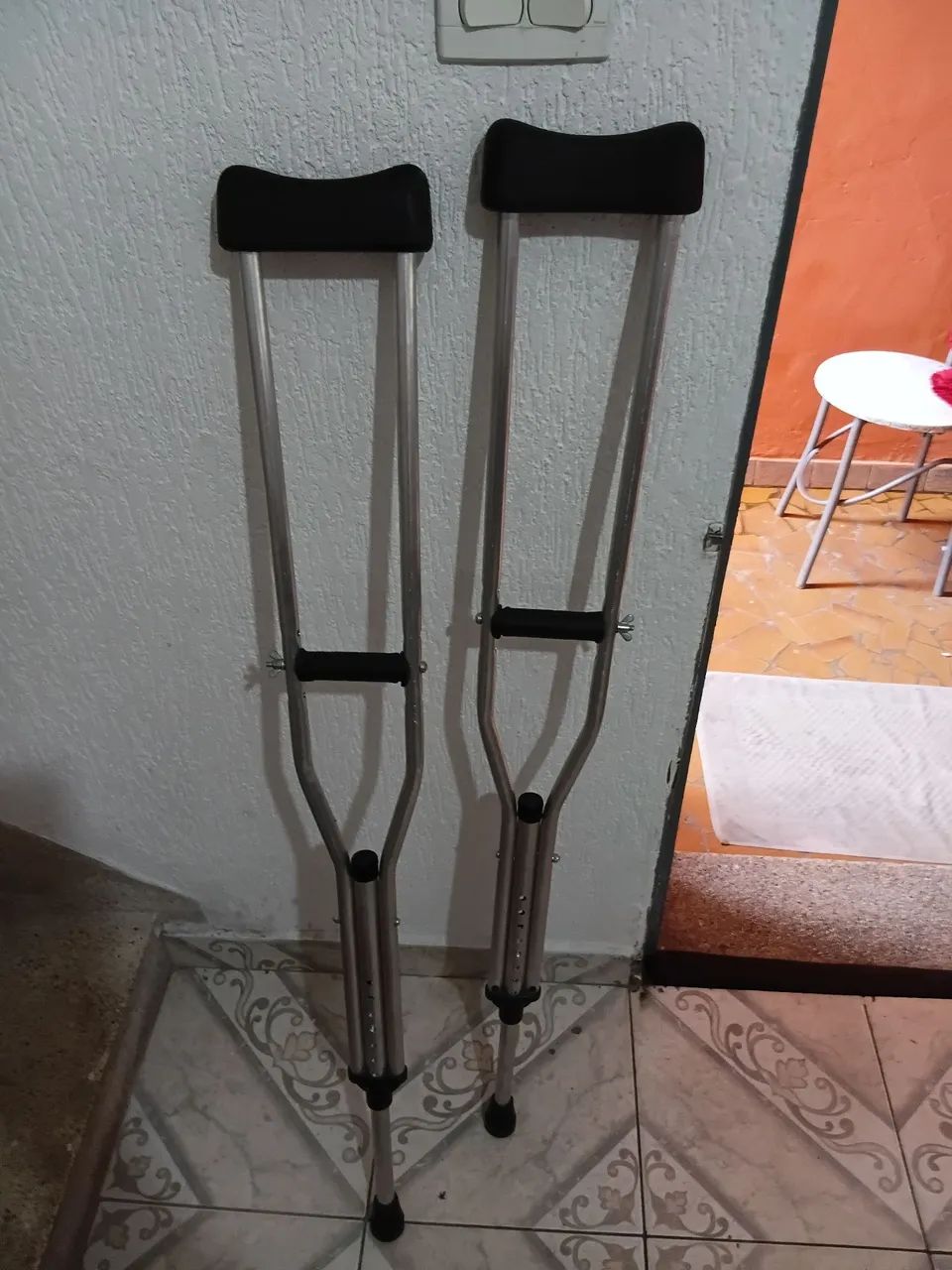 Vnd par muletas e Bota Ortopédica  - Foto 3