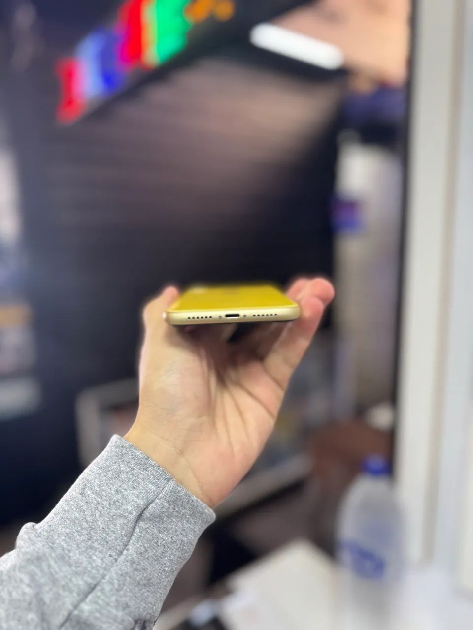 IPhone XR 128GB ( Amarelo )  - Foto 2