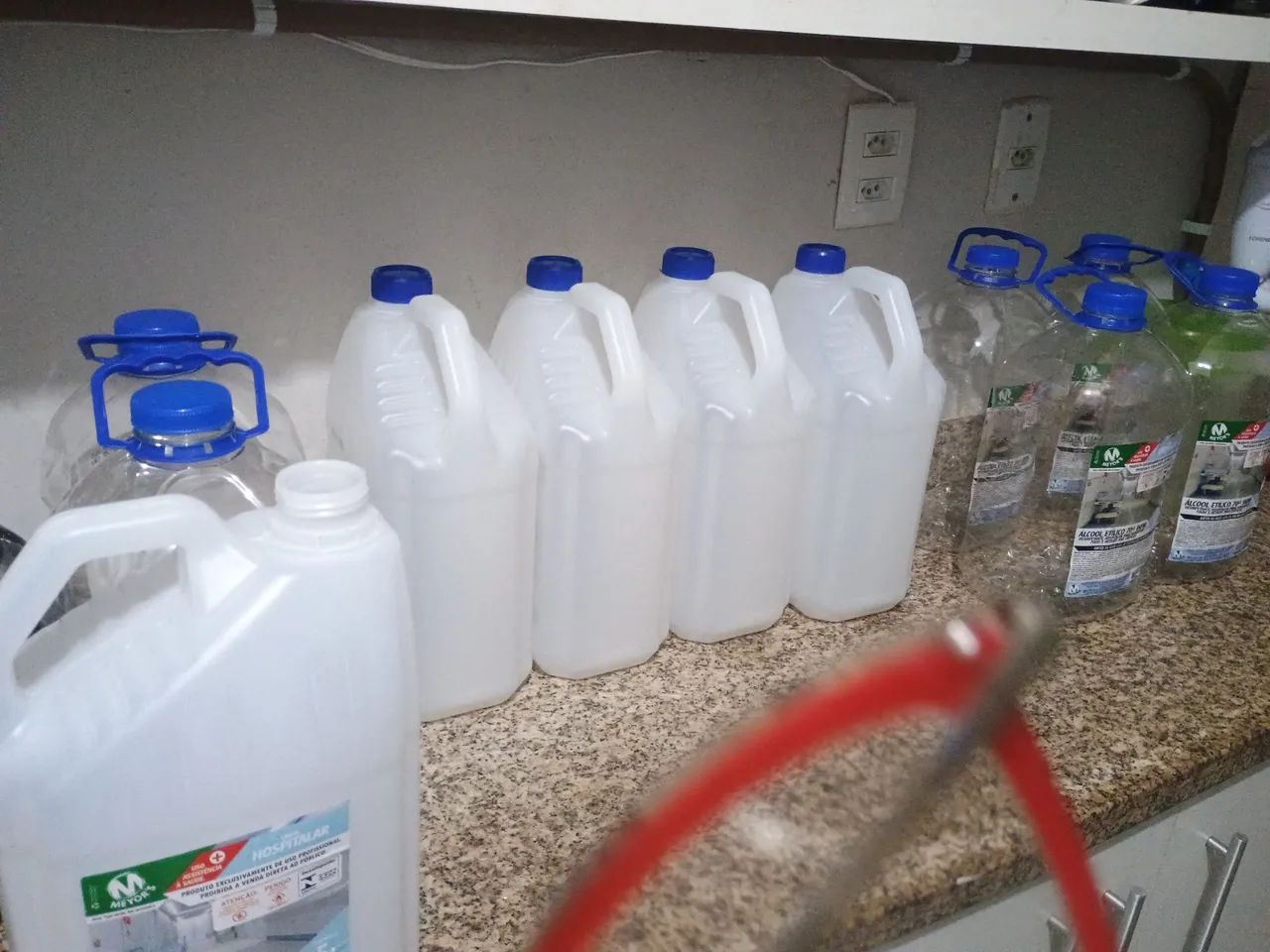 Galão de álcool vazio 