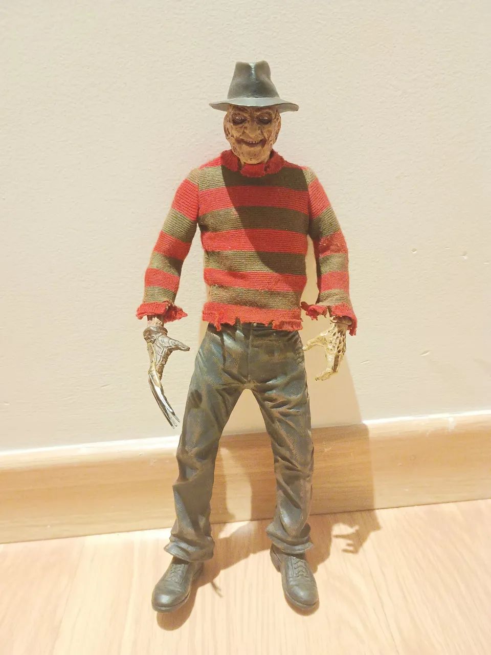 Boneco freddy krueger a hora do pesadelo 1:6