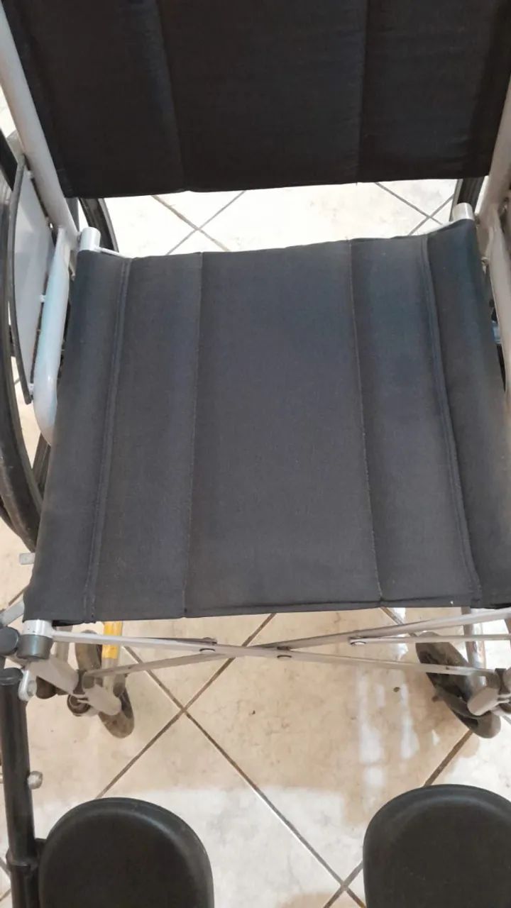 vendo cadeira de rodas - Foto 3
