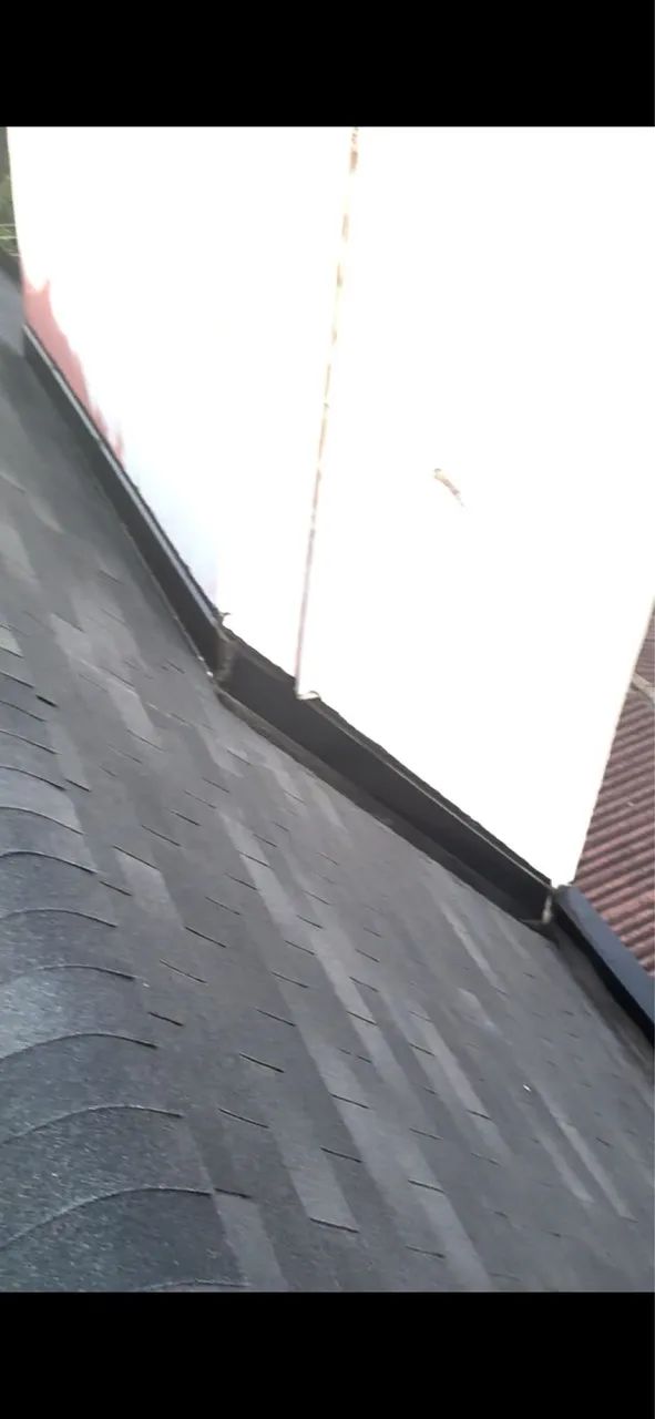 Instalação e Reparo de Telhado Shingle em Curitiba, PR e SC