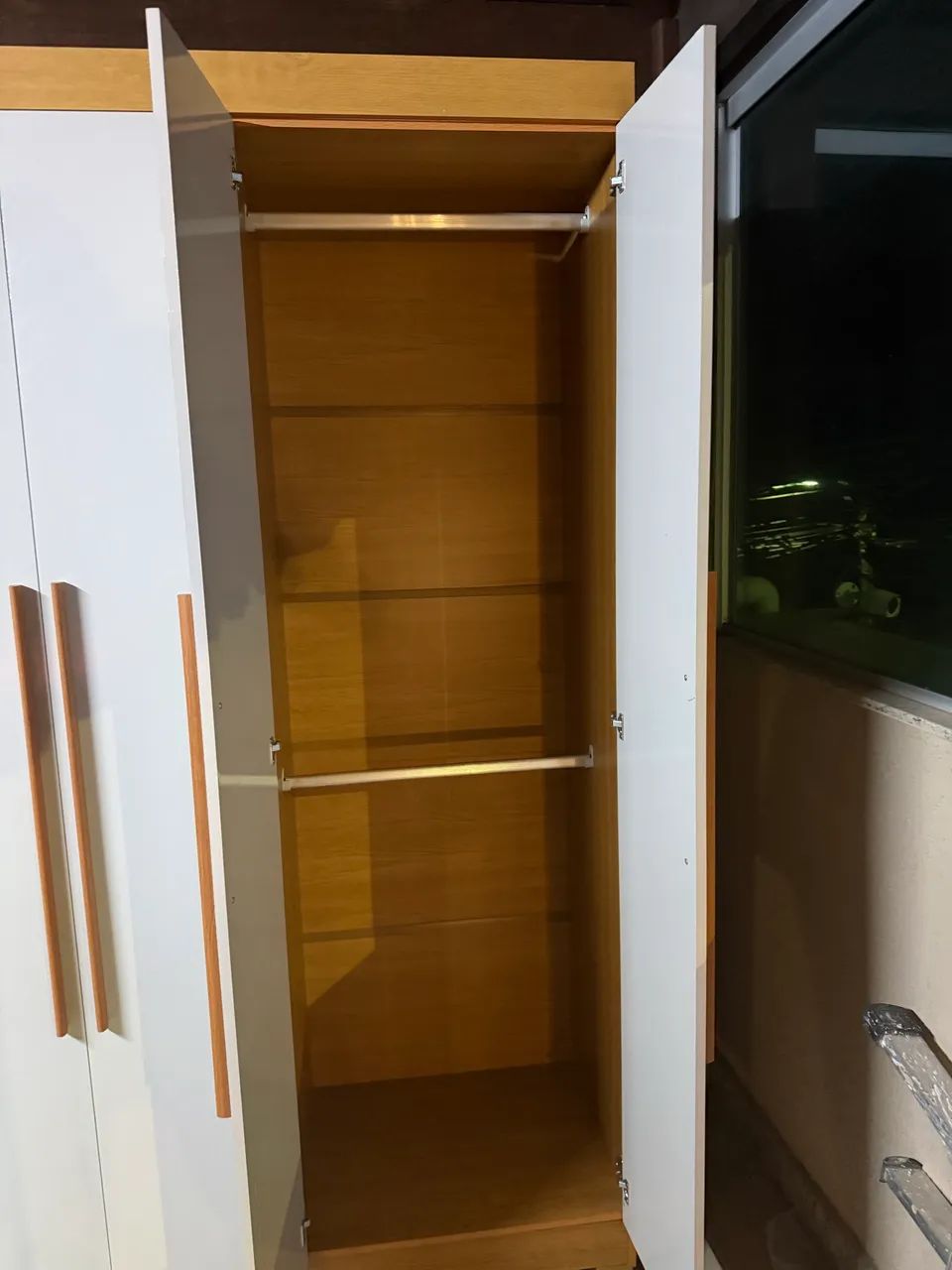 LINDO GUARDA ROUPA SEM DETALHES  - Foto 4
