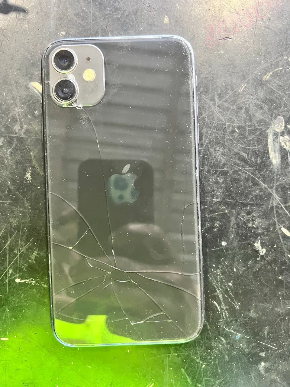 Vendo ou troco IPHONE 11 64gb - Foto 2