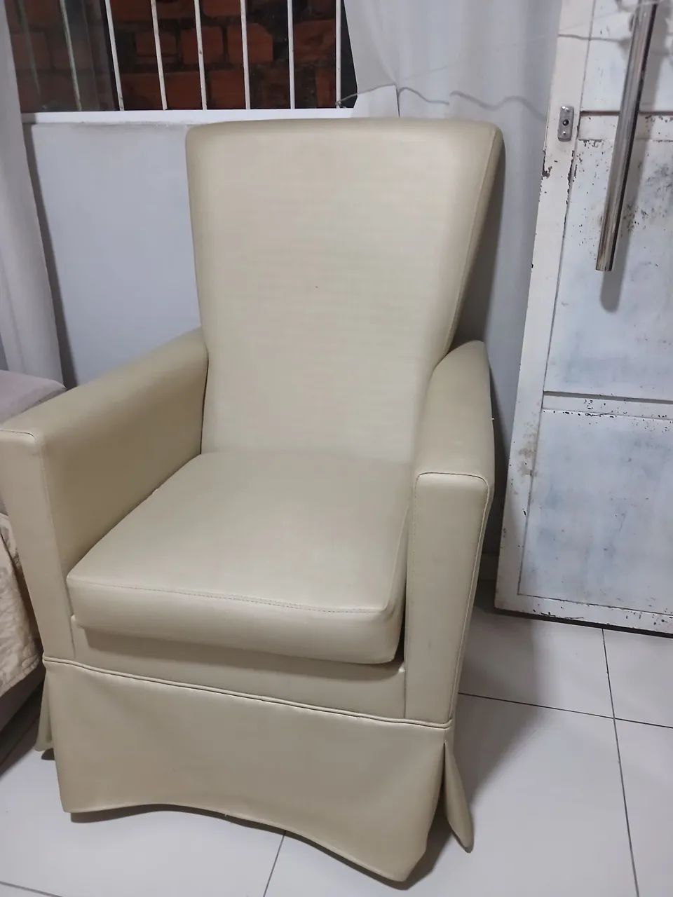 Poltrona de amamentação com balanço 
