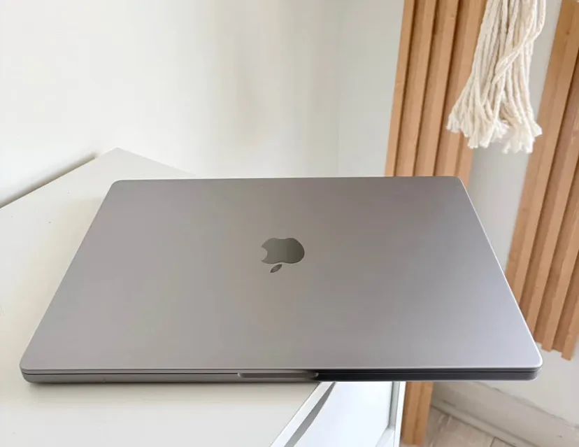 MacBook Pro 14.2 | 1TB SSD |24GB|M5PRO - Foto 2