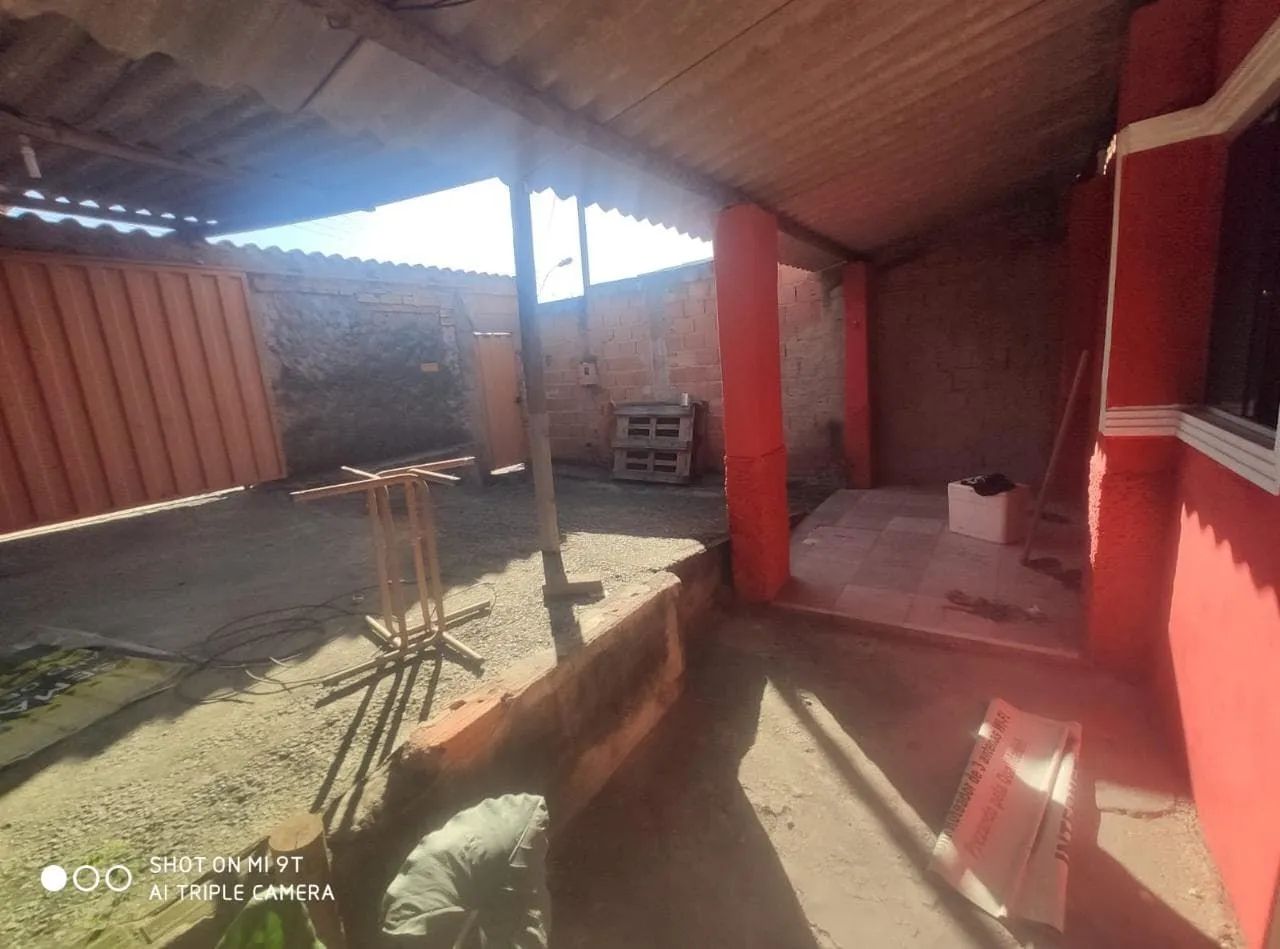 VENDO ESSA CASA URGENTE! - Foto 2