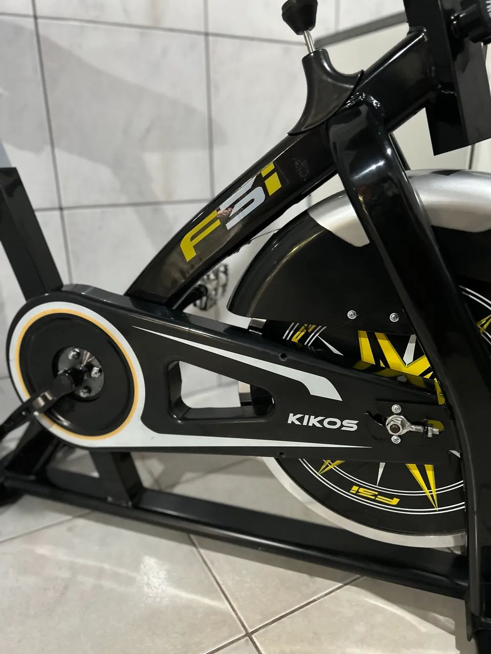 Bicicleta ergométrica de academia exercícios  - Foto 3