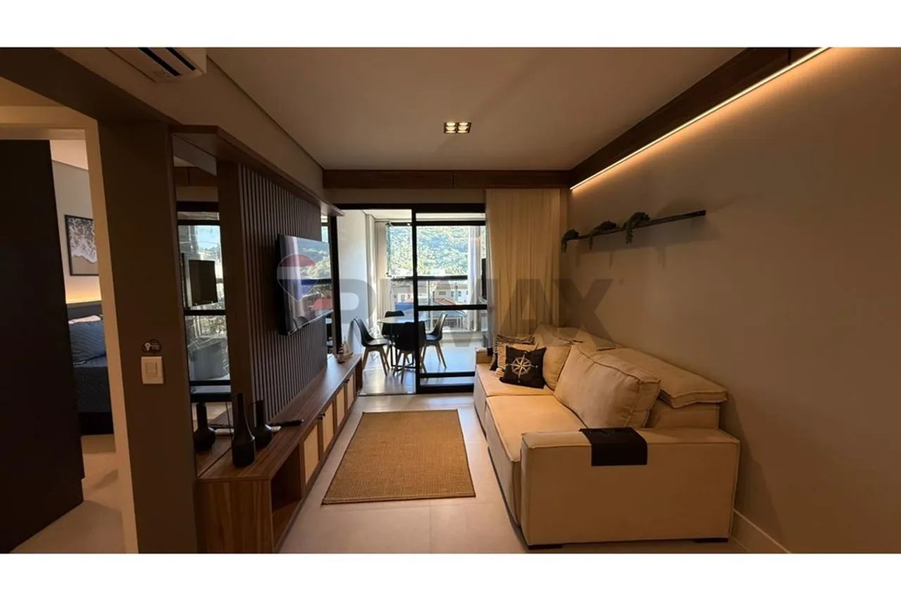 Seu refúgio de luxo e sofisticação a apenas 300 metros da Praia de Palmas - Foto 2
