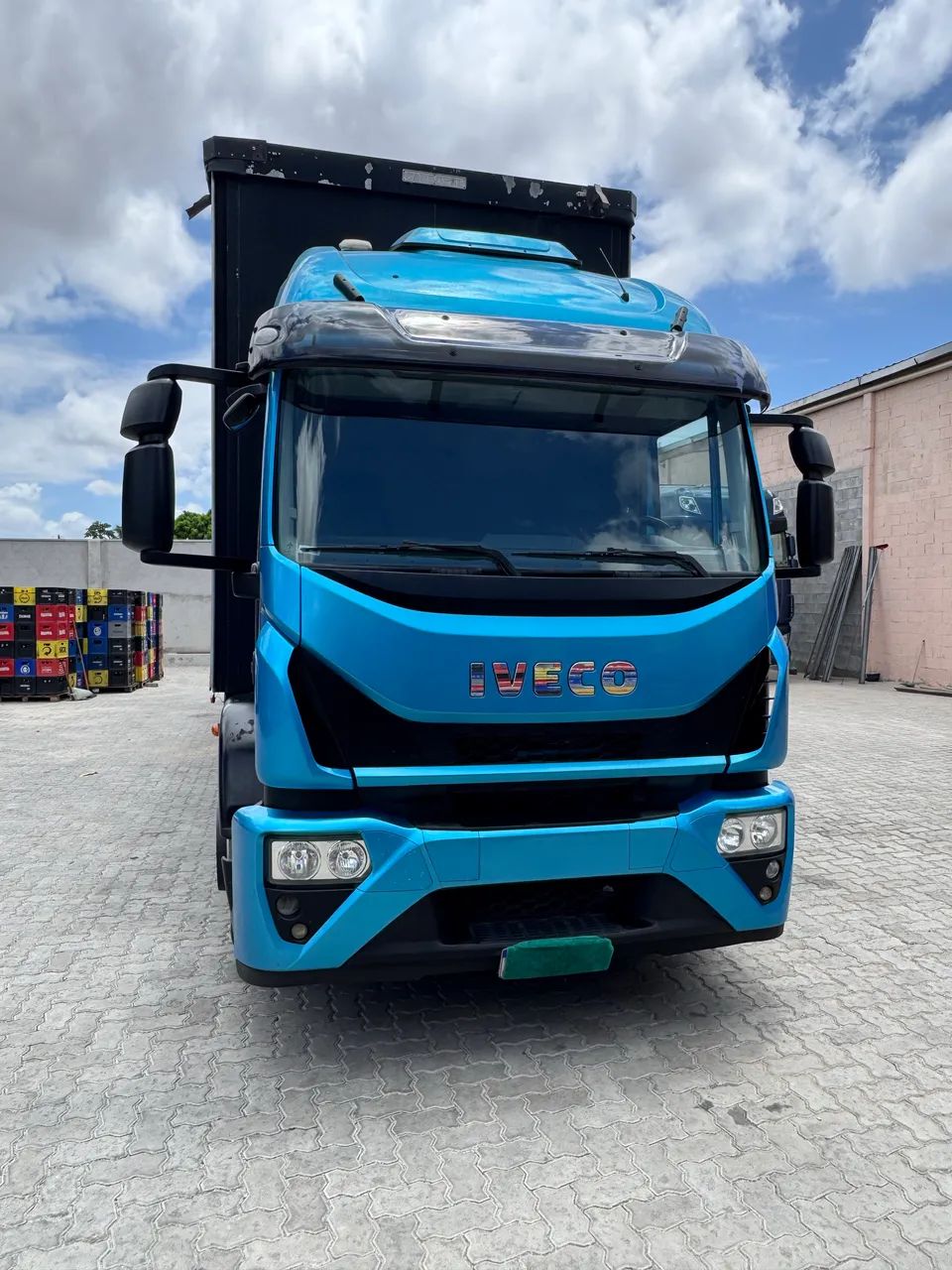 Iveco Tector 310E30  Baú Sider 4 Eixos  Excelente Estado - Foto 4